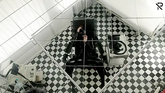 Lastik kliniğinde solo gasmask oyunları bölüm bir