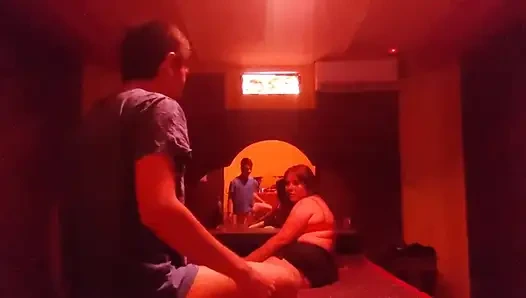 Bir motelde amını ve götünü emiyor