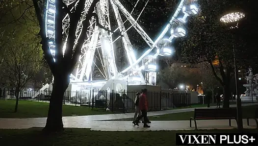 Vixenplus ateşli esmer Nata Gold çifte büyük zenci alıyor