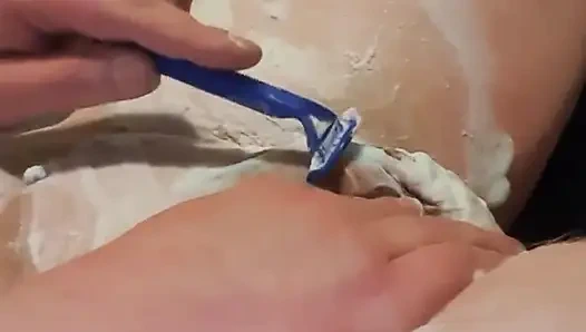 Küçük yarak kesilmemiş