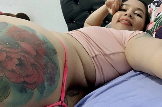 Jhoanitacat the lezzetli ve seçkin latin milf video görüşmesinde sevgilisi ile zevk alıyor