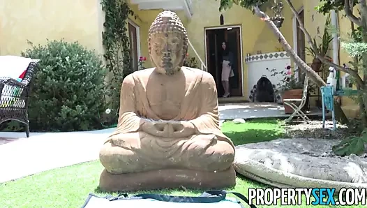 Propertysex - sıcak ajan, yoga arkadaşını ev satmaya ikna etti