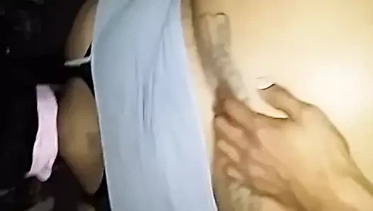 Siyah iri güzel kadın arkadan çekimler