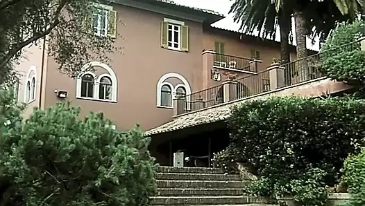 Herkes için Moana Pozzi'nin club amında