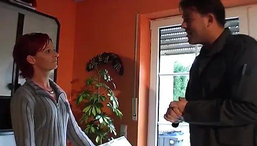 Hamile Kızıl Saçlı Sürtük Her Delikten Sert Sikiliyor