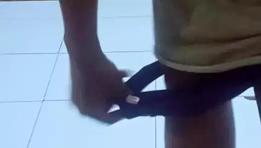 Arkadaşımın kız arkadaşı seviyor