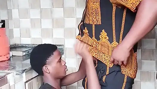 Kalın küçük yarak amcığıma boşalıyor