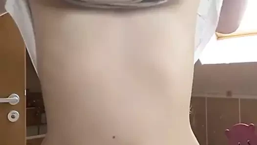 göğüsler dışarı snap.mp4