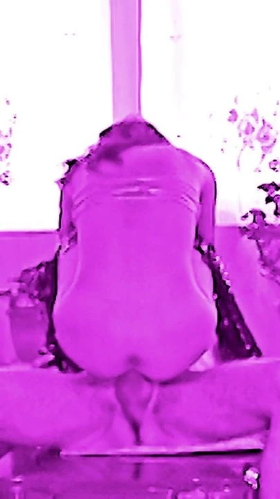 Yarağa binen sürtük