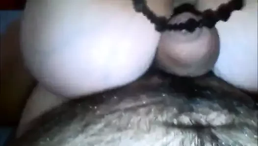 Le tettone della donna delle pulizie