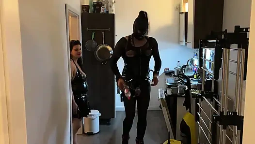 Fetiş loftları tv kölesi ile temizlik seansı bölüm 1-3