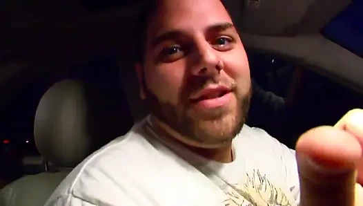 Sarışın seksi bir kızın tatlı ağzı için büyük büyük bir yarak