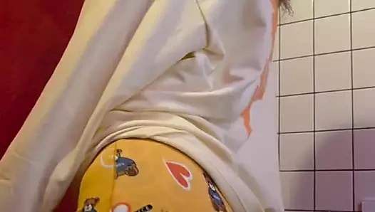 Güzel kız külotu barıştırıyor