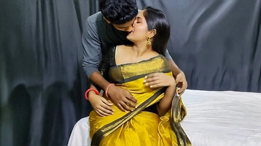 Ateşli aldatan üvey kız kardeş kayınbiraderi ile edepsizce seks yapıyor