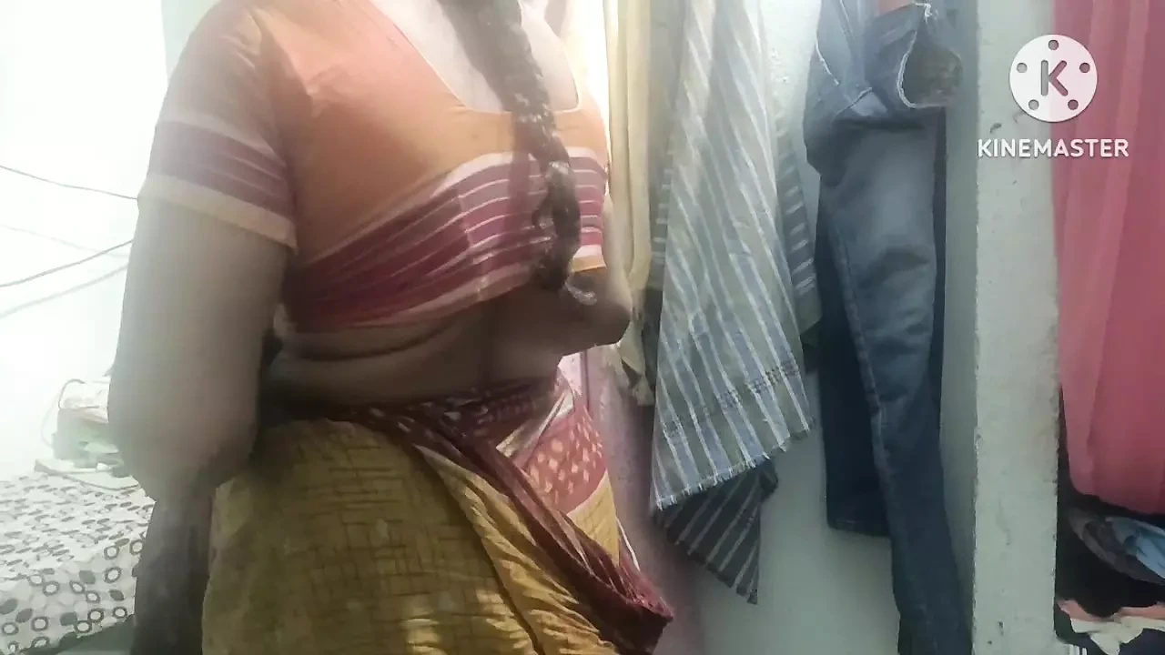 Must See: Indian Desi Hot Village Wife Removing Saree In Front Of Har Boyfriend (High Quality) - Australia Special