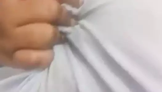 Büyük bubi kız basarak göğüsler