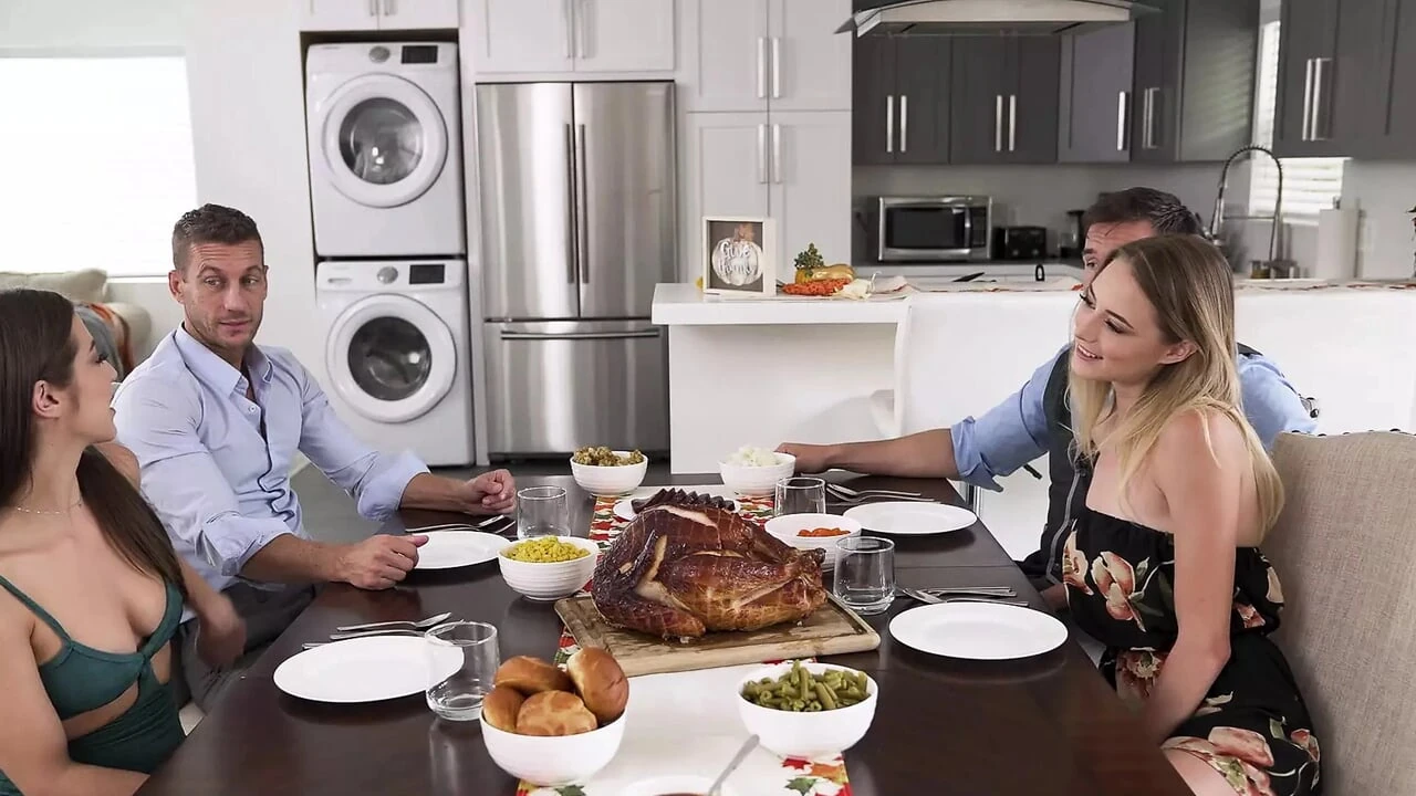 Thanksgiving Turns Me On - S40:E18