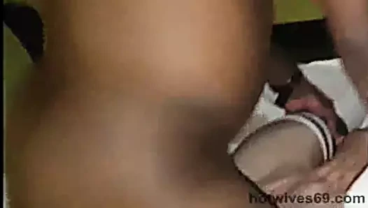 Ev hanımı blackzilla alır ve squirts tüm üzerinde