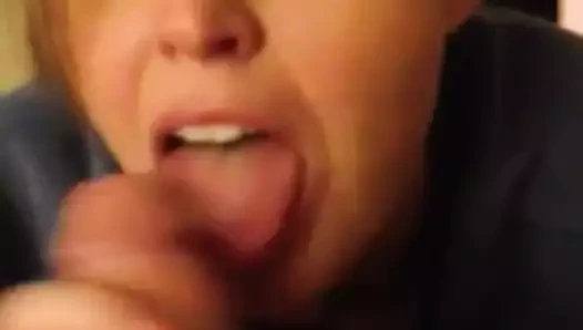 Sıcak milf çalışır bir büyük horoz