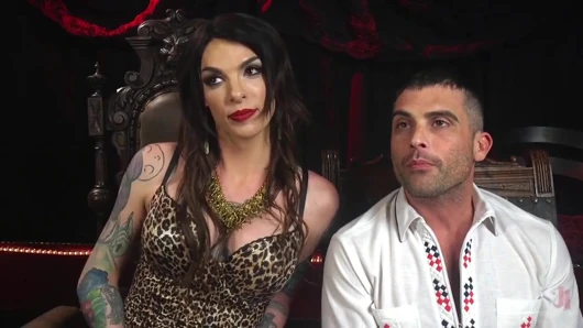 Chelsea Marie Lance Hart'ın yarağı için çalışmasını sağlıyor