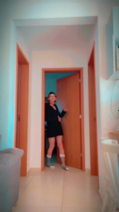 Femboy oğlan amcığını sikiyor