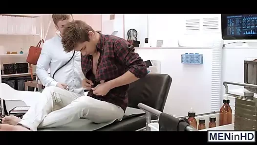 Flash şöhretinin tadına varıyor