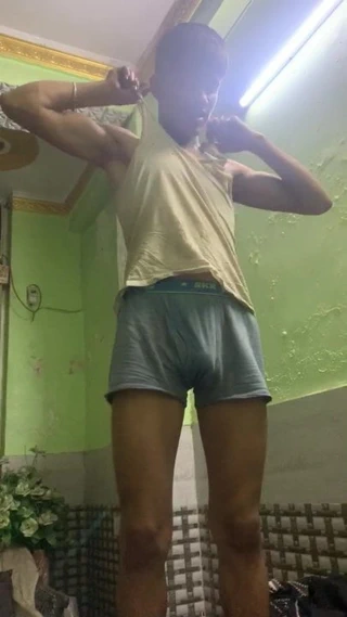 Desi boy Loogi 1