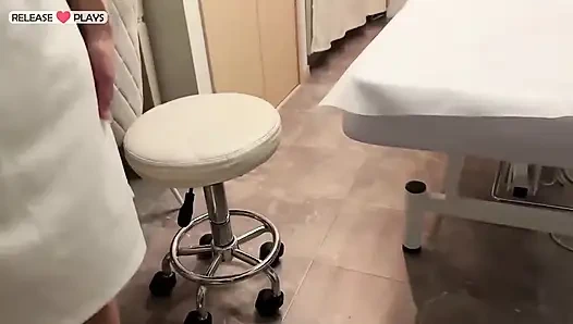 Spor salonu sürprizle karşılaşır, evli bir kadın basit bir ziyareti tehlikeli bir cezbediciye dönüştürür.