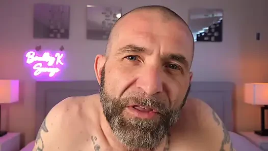 Babanın deliğinin iyi bir temizliğe ihtiyacı var