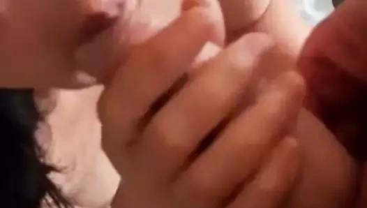 Dukkle ben işemek üzerinde david ve oral seks