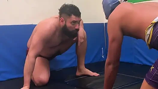 Yakın açı boyun eğme fırtınası