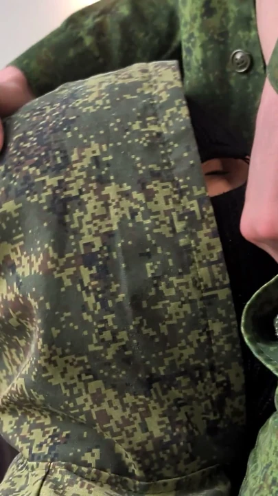 Askerliğin güzel günlerini hatırlamak için slava'yı sikmeye karar verdim