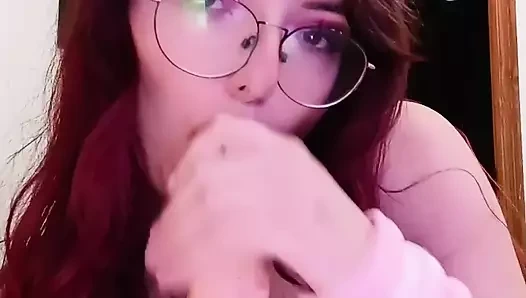 Sevimli bir latin tarafından ateşli dildo sakso