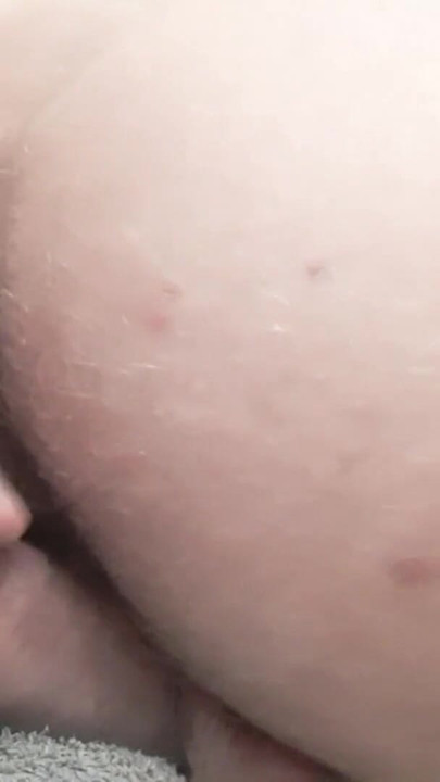 Trans kız kendini sikiyor sürtük KinkySky'den boşalmayı durduramıyor | Klip 1