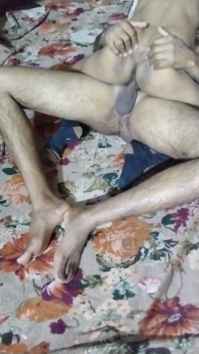 Okul kızı kutsal günde erkek arkadaşı tarafından sikiliyor | Klip 3