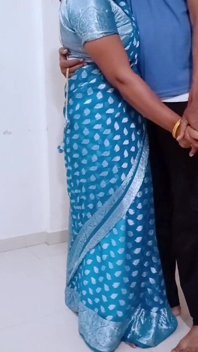 Rhea Bhabhi vantilatör tamircisiyle sevişti | Bölüm 1
