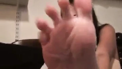 Şşşt footjob oral seks