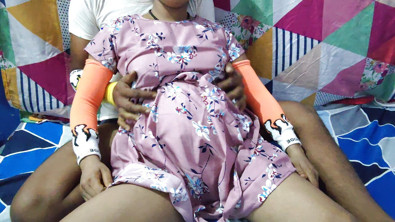 Hintli desi üvey kız kardeş üvey erkek kardeşi tarafından basılarak sikiliyor xxx seks hd video