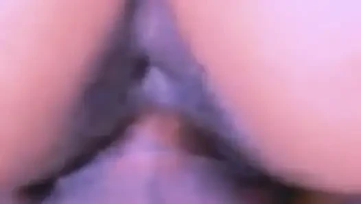 Açgözlü en iyi arkadaş en iyi arkadaşının erkek arkadaşının yarağına biniyor