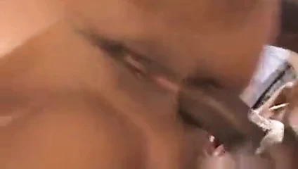 Latin piliç siyah yarağa biniyor