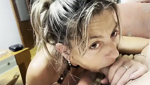 Depo odasında tesisatçıyla yatıyorum