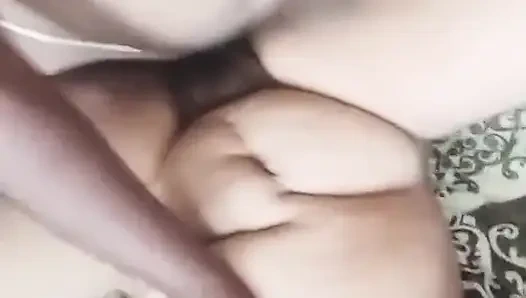 Banyo yaptıktan sonra gelen gelini sakinleştiren kayınpeder