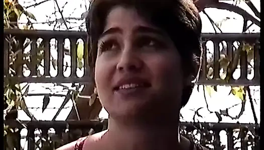 parmaklar itin içine tatlı kıllı KEDİ