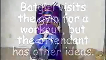 Yarasa kız, spor salonunda bir gün