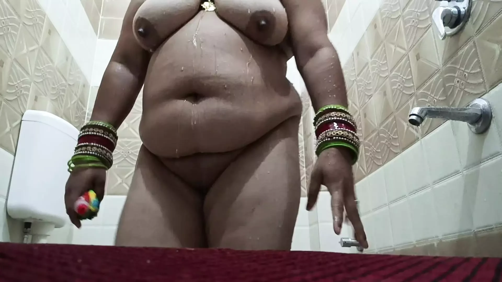 Bathroom me BOOM BOOM dekhlo yar