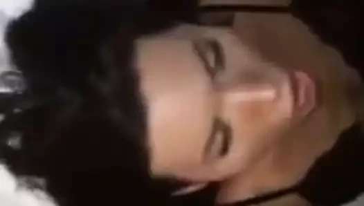 Siyah efendi ona sahip! diye bağırıyor