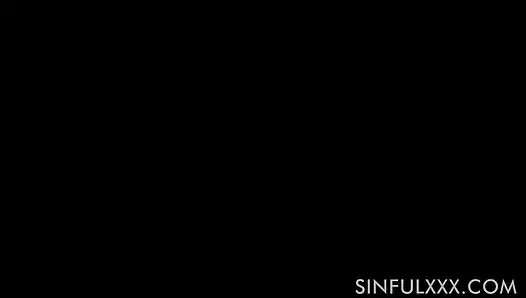 Sinfulxxx tarafından süper ıslak yağlanmış seks