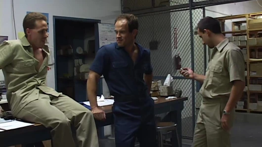 GRUP SEKS YAPAN EVLI KADıN