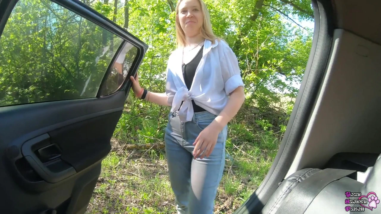 रॉक-पेपर-कैंची में खो गई प्रेमिका और सहयात्री को चूसना पड़ा