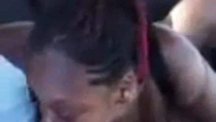 mamada en el asiento trasero